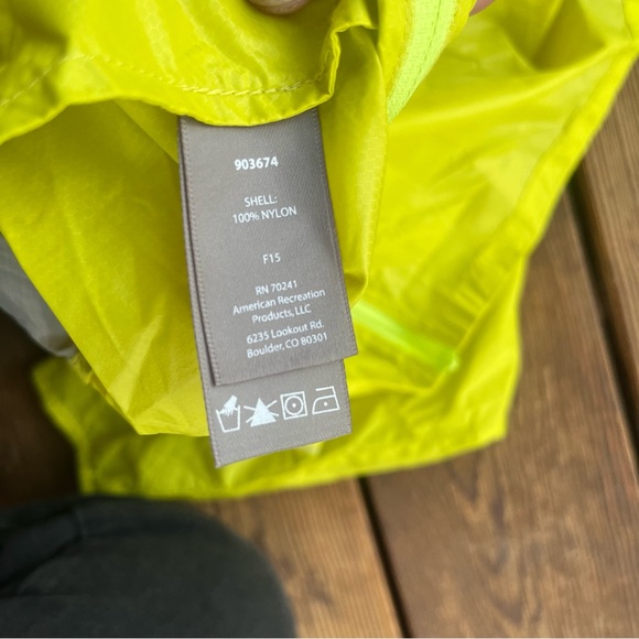 Ultimate Direction Marathon Shell - Picture 6 of 7